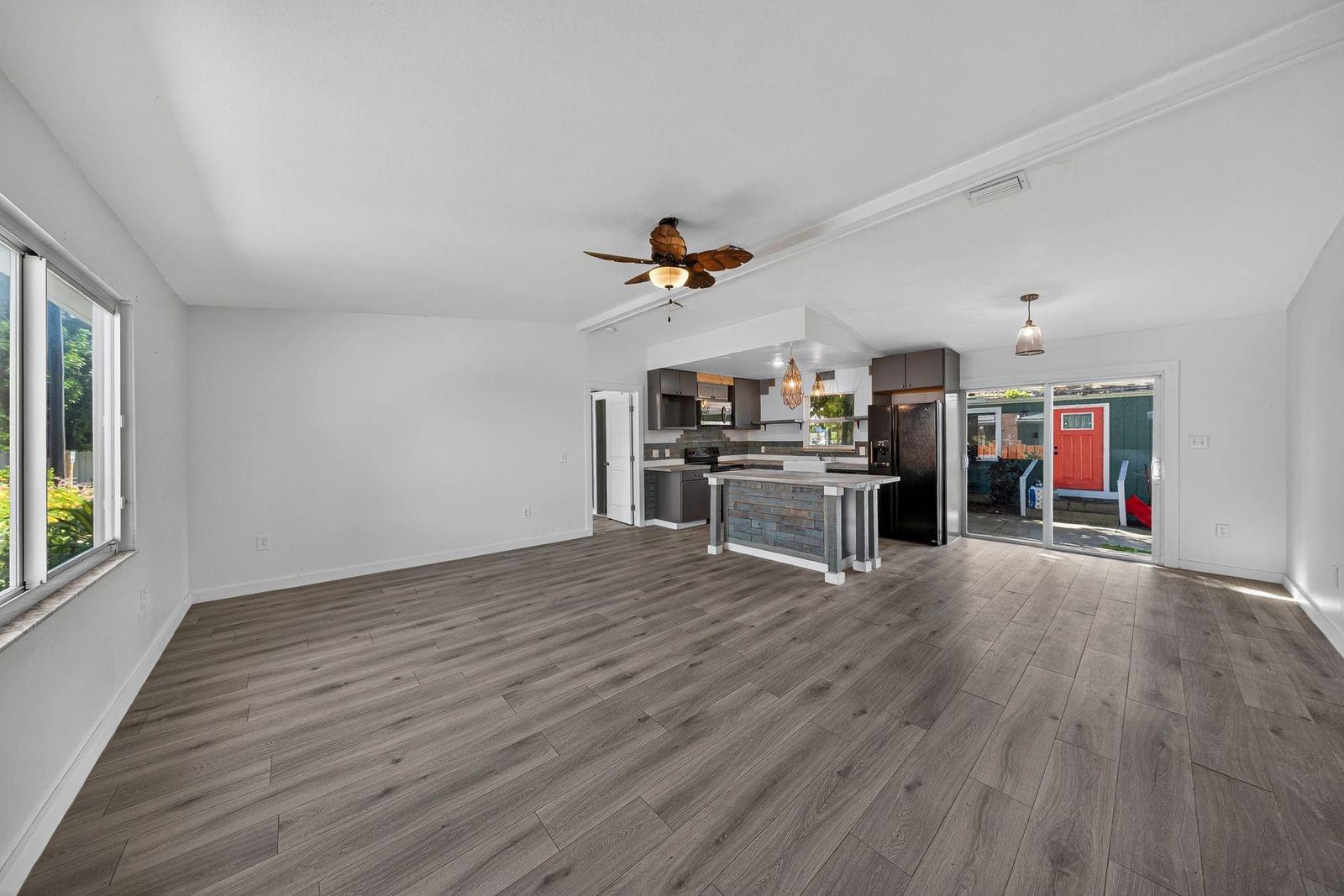 SAXONS SUB IN NE1/4 - Residential