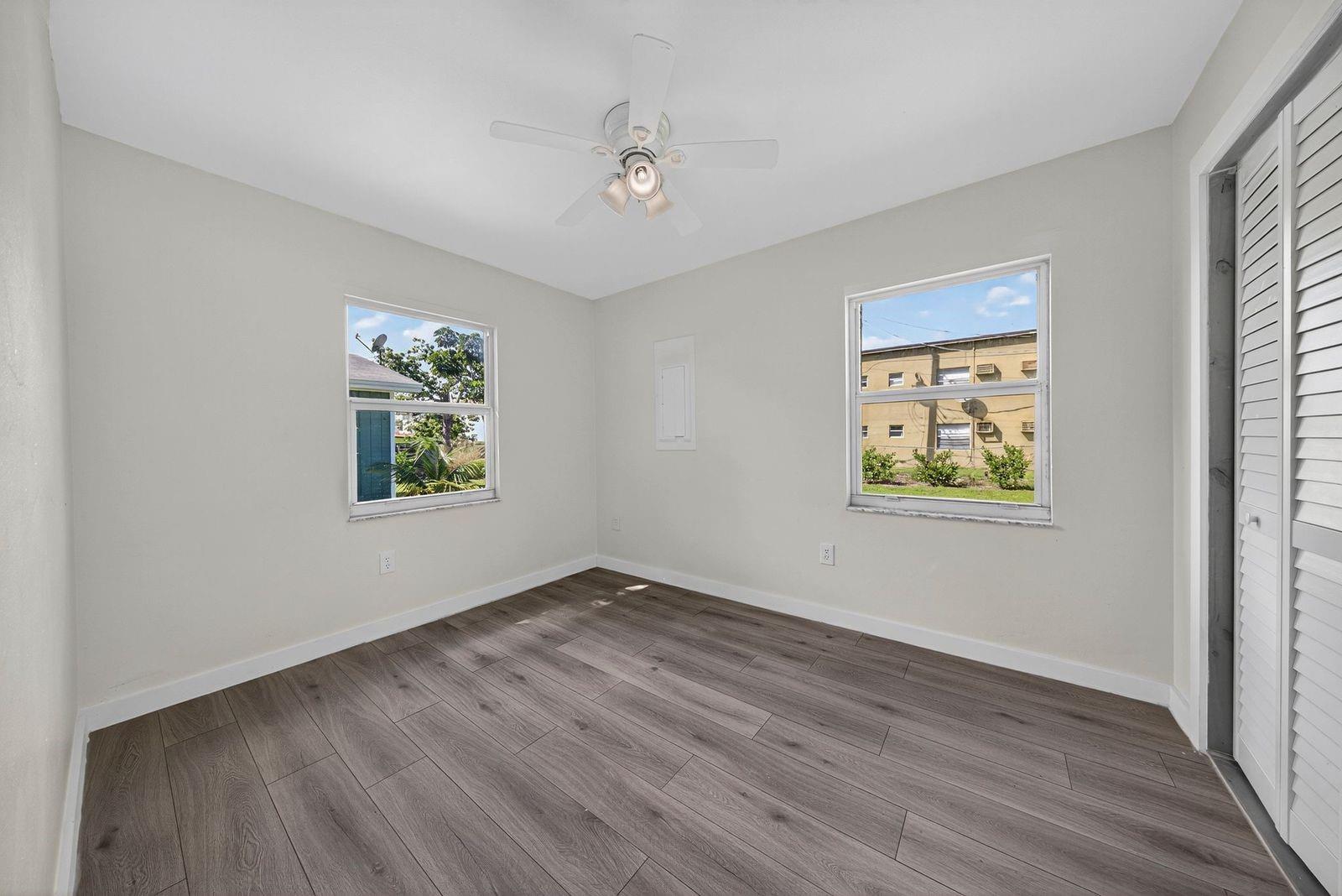 SAXONS SUB IN NE1/4 - Residential