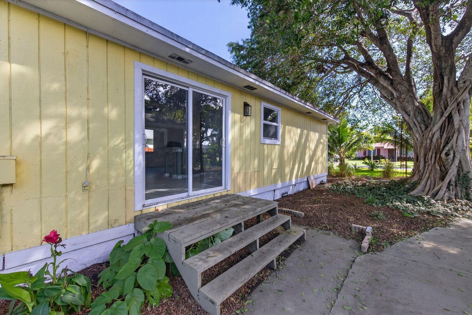 SAXONS SUB IN NE1/4 - Residential