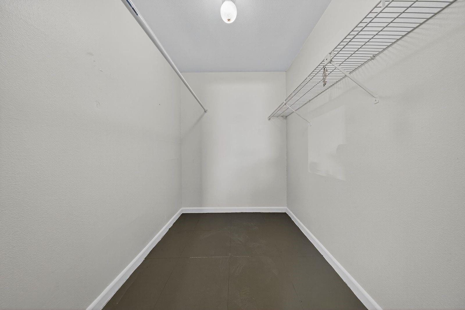 SAXONS SUB IN NE1/4 - Residential