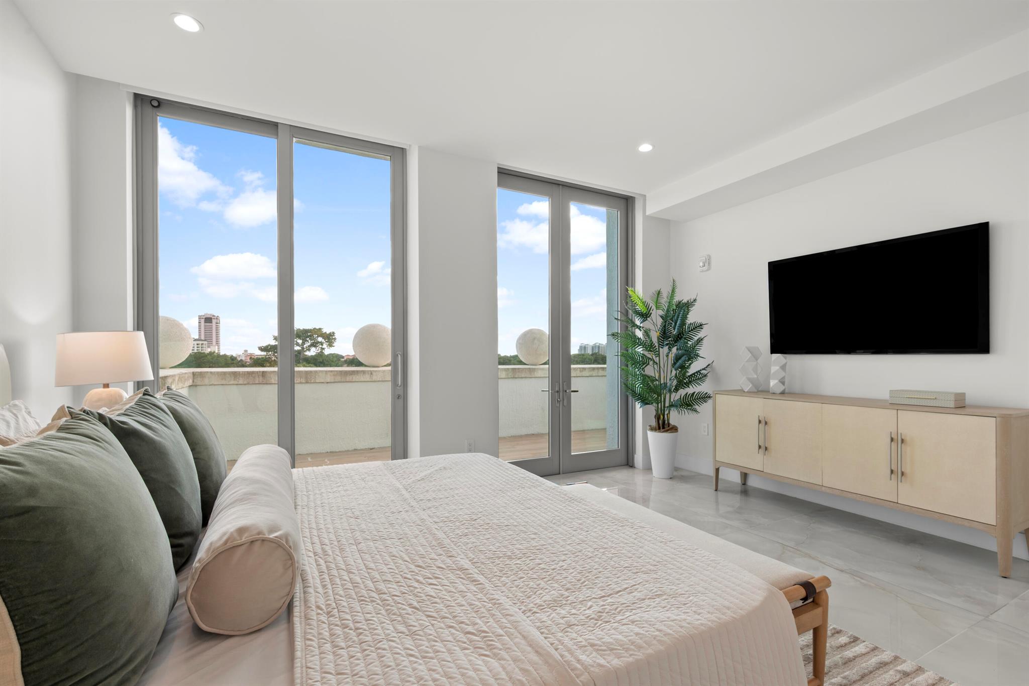 ROYAL PALM RESIDENCES CON - Residential