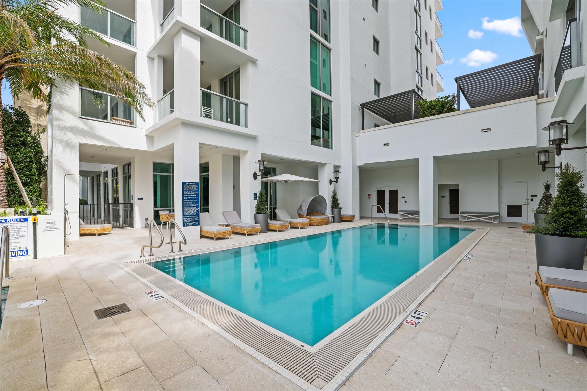ROYAL PALM RESIDENCES CON - Residential