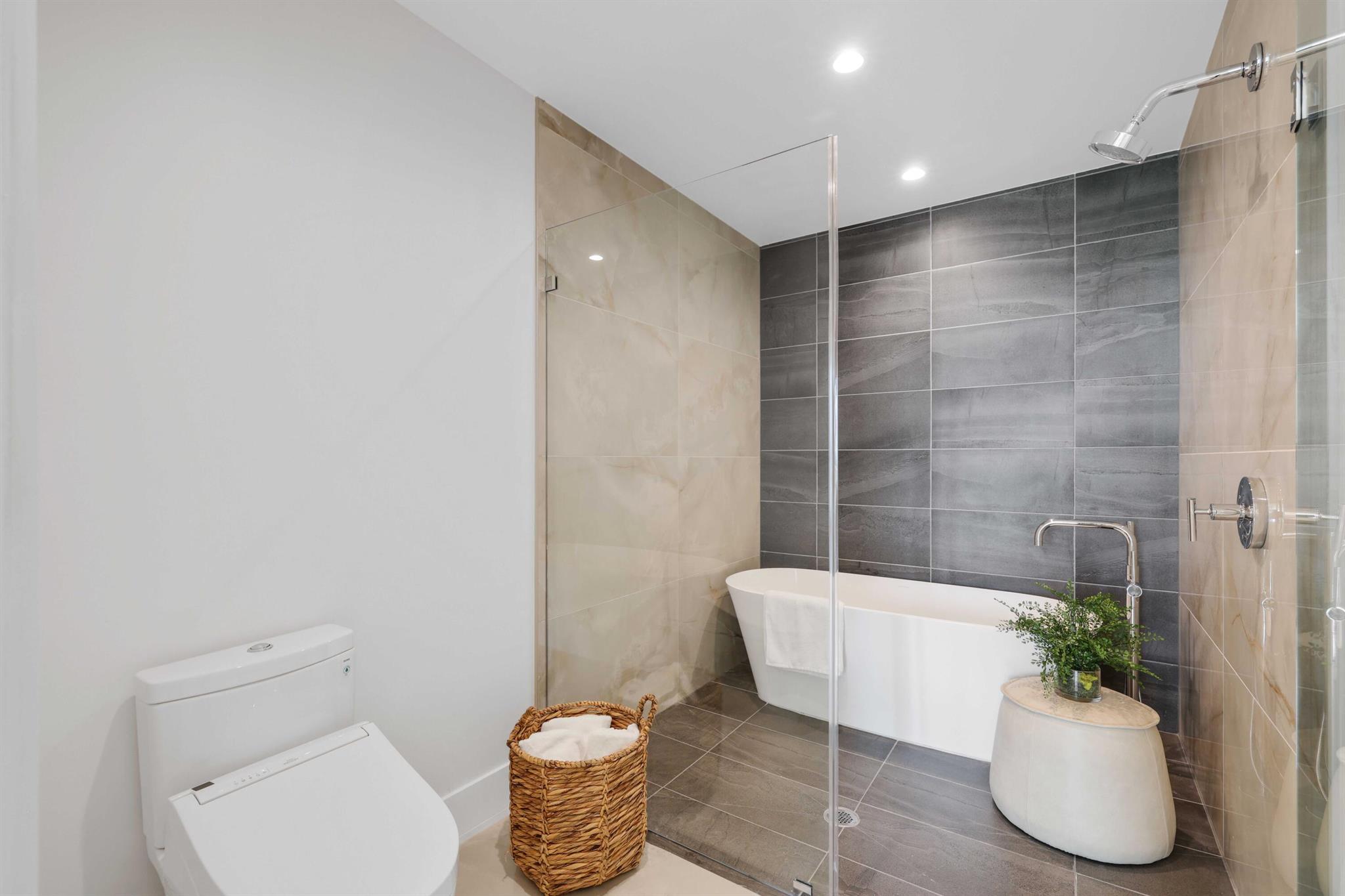 ROYAL PALM RESIDENCES CON - Residential