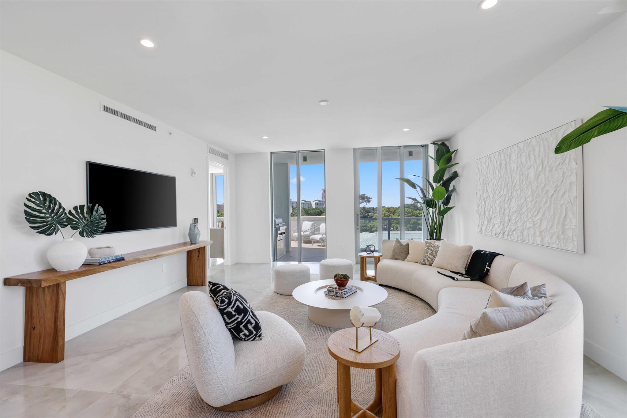 ROYAL PALM RESIDENCES CON - Residential