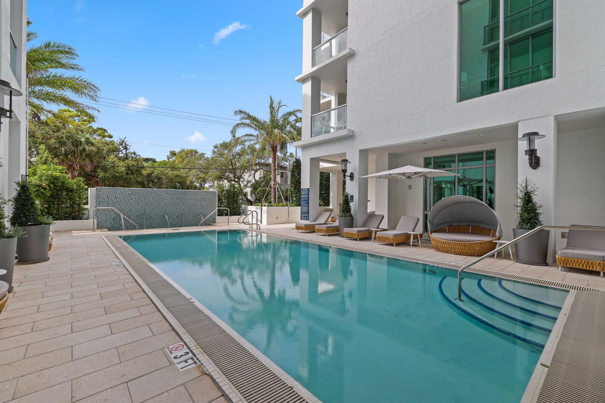 ROYAL PALM RESIDENCES CON - Residential