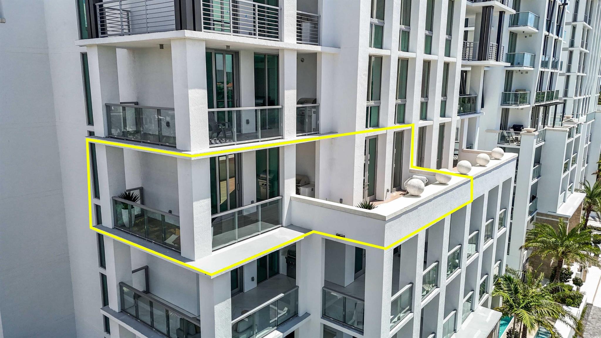 View photos, virtual tours, details... 475 E Royal Palm Road 506