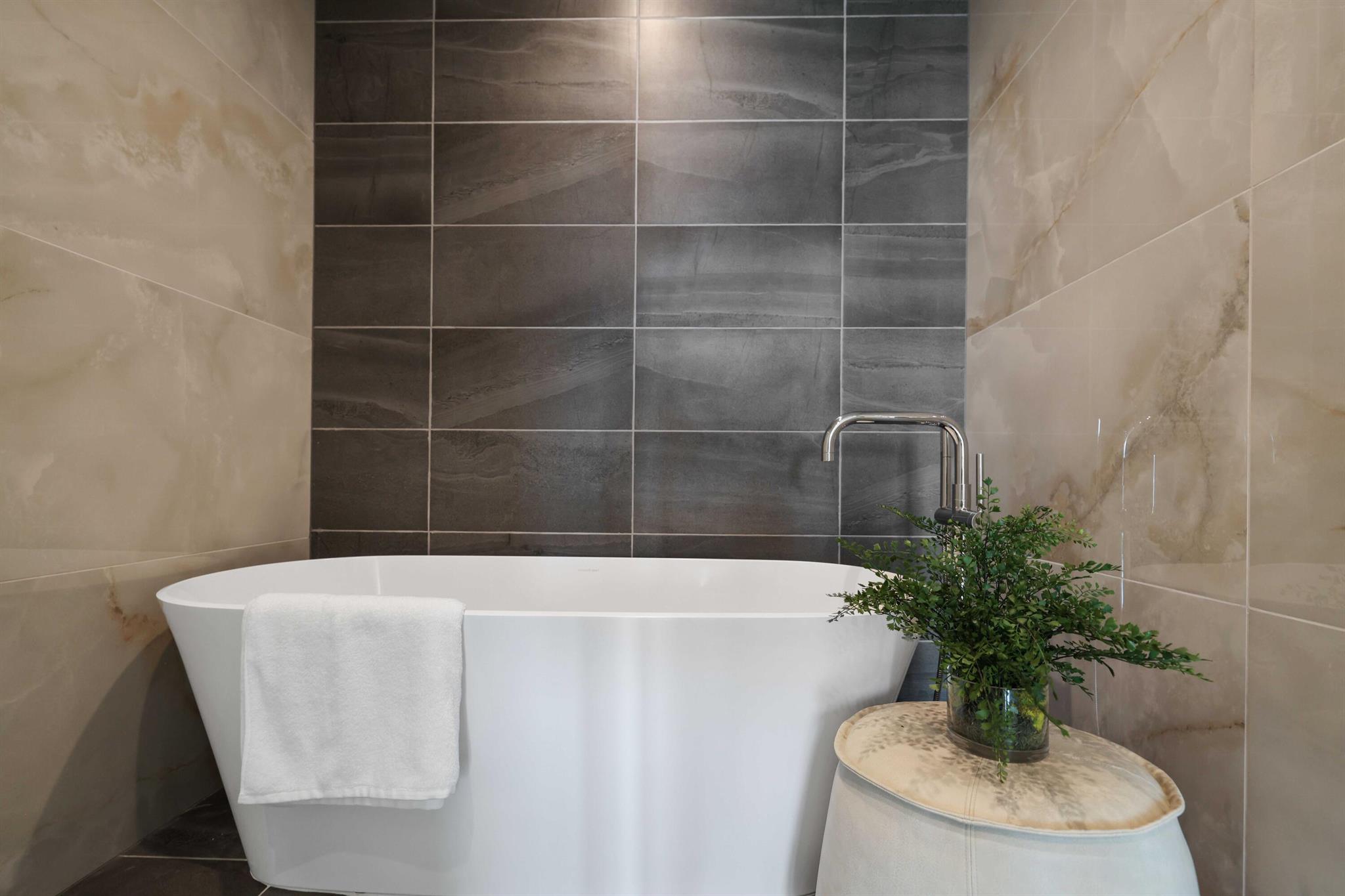 ROYAL PALM RESIDENCES CON - Residential