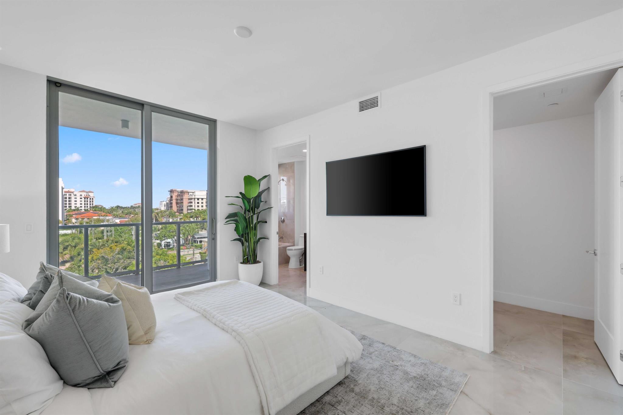 ROYAL PALM RESIDENCES CON - Residential