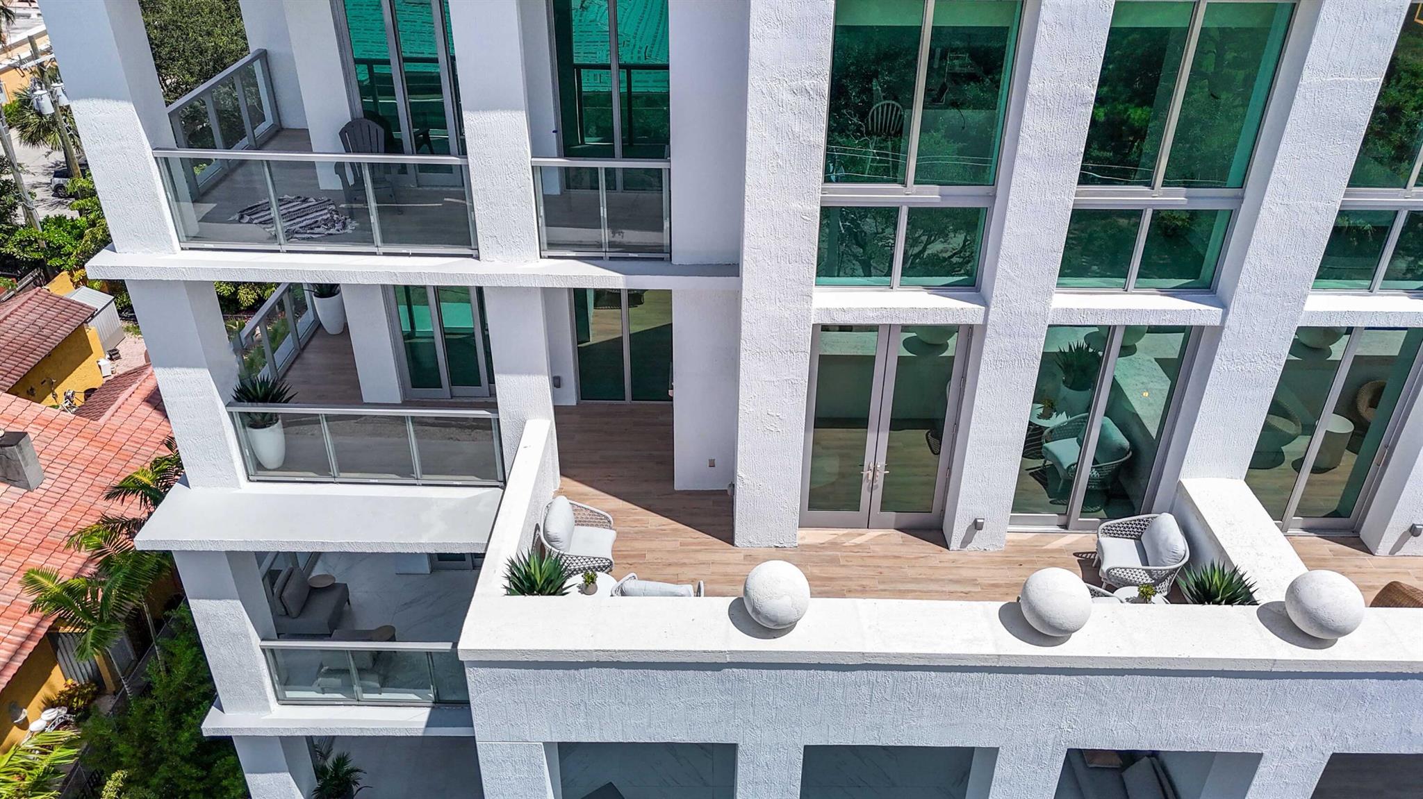 ROYAL PALM RESIDENCES CON - Residential