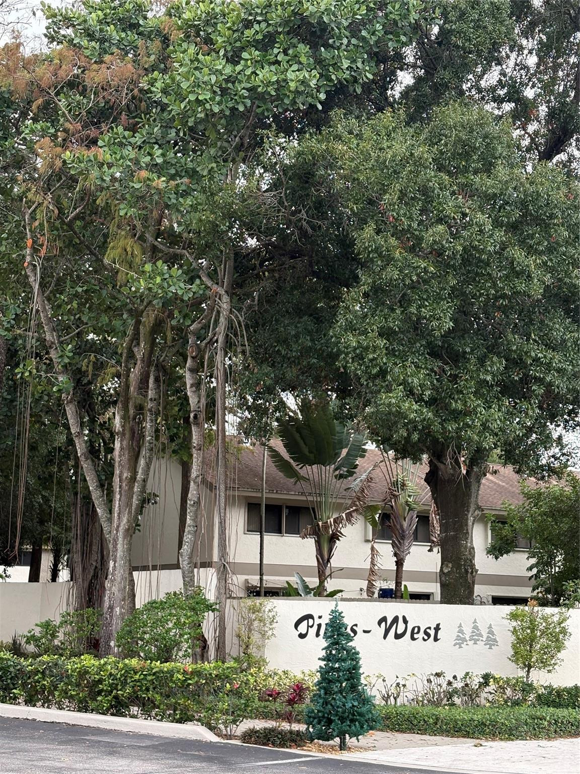 PINES OF OAKLAND FOREST W - Residential Lease