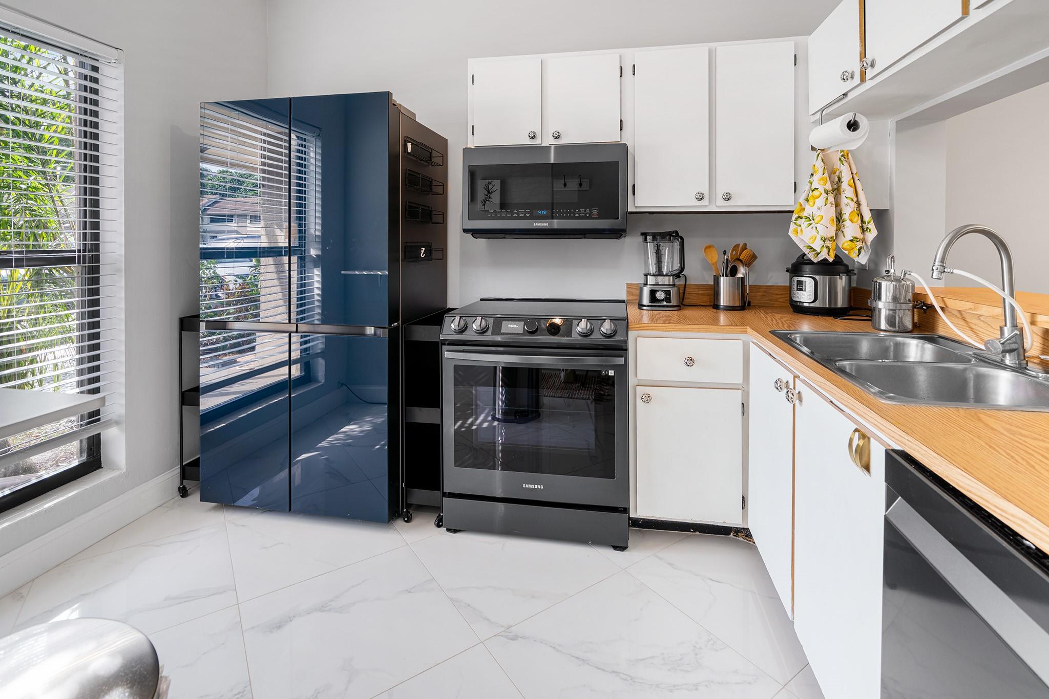 PINES OF OAKLAND FOREST W - Residential Lease