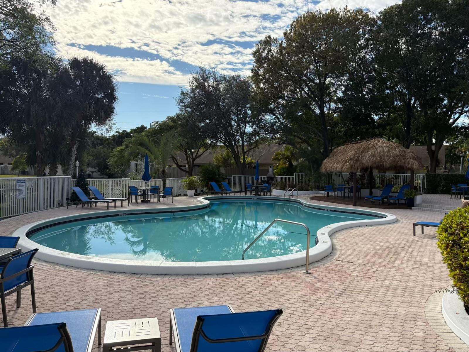 PINES OF OAKLAND FOREST W - Residential Lease