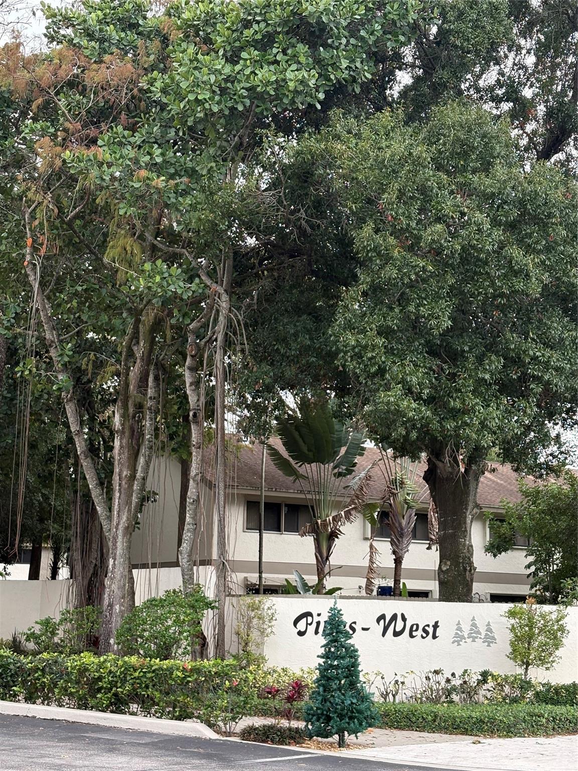 PINES OF OAKLAND FOREST W - Residential Lease