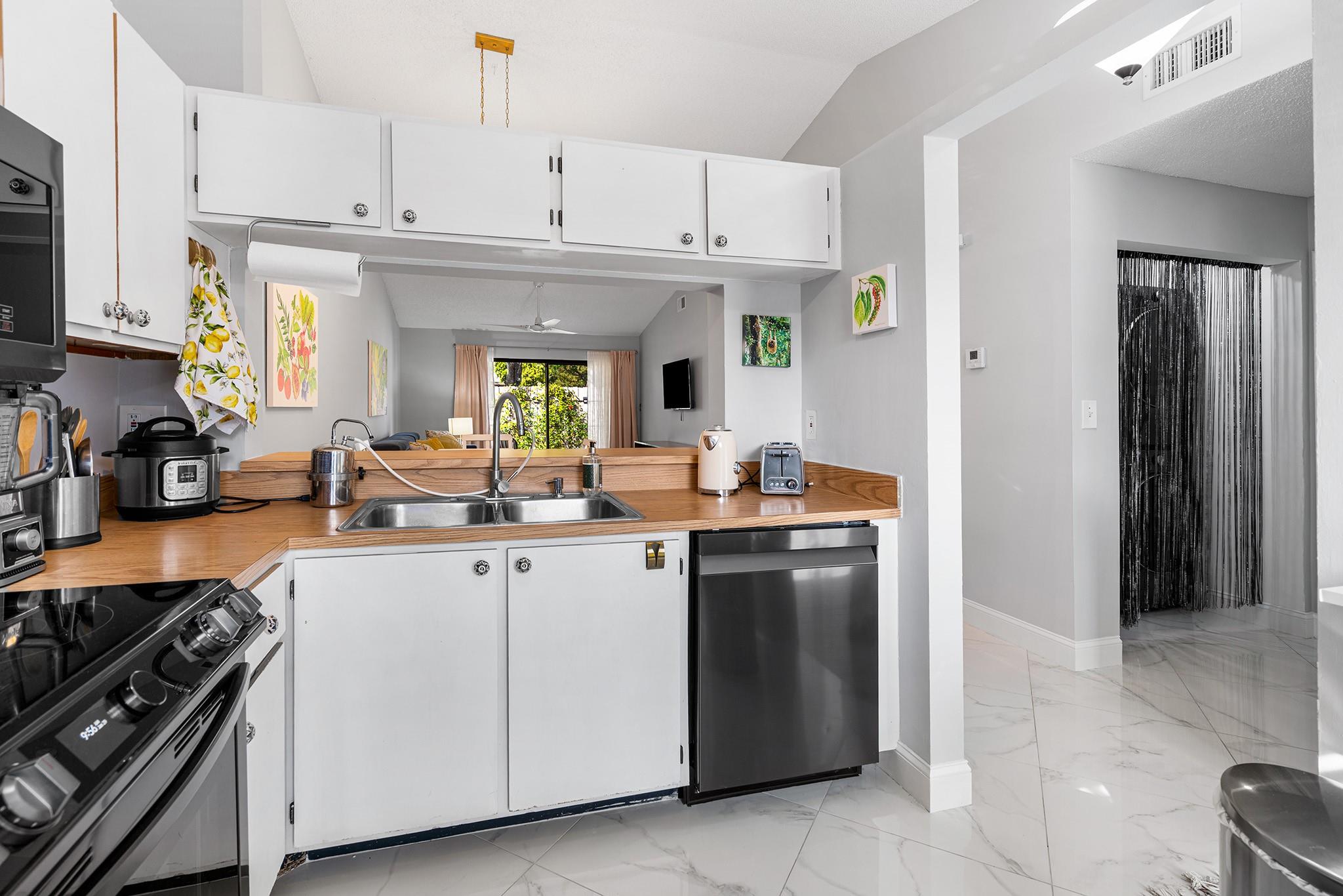 PINES OF OAKLAND FOREST W - Residential Lease