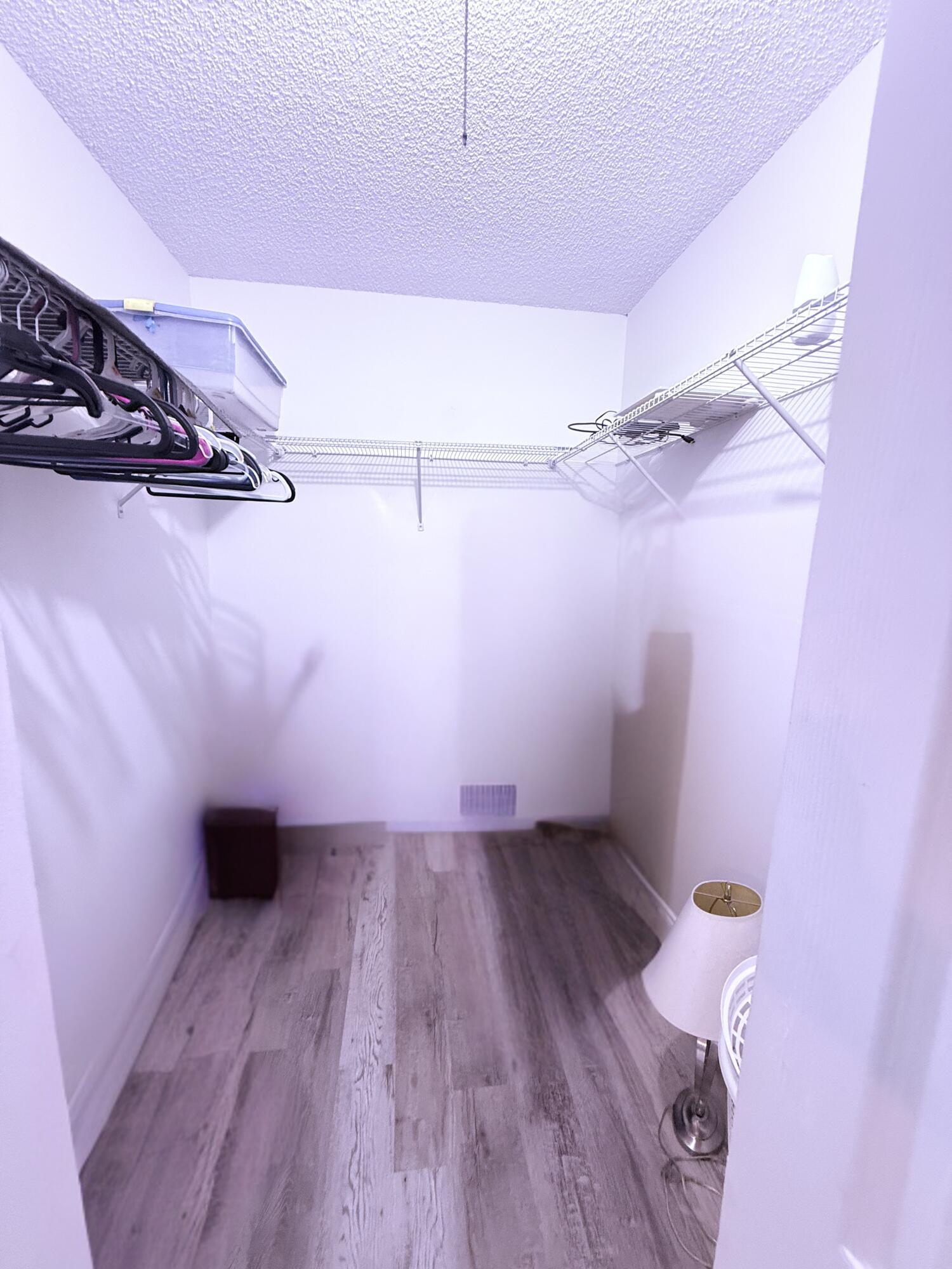 VILLAGE GREEN HAMPTON CON - Residential