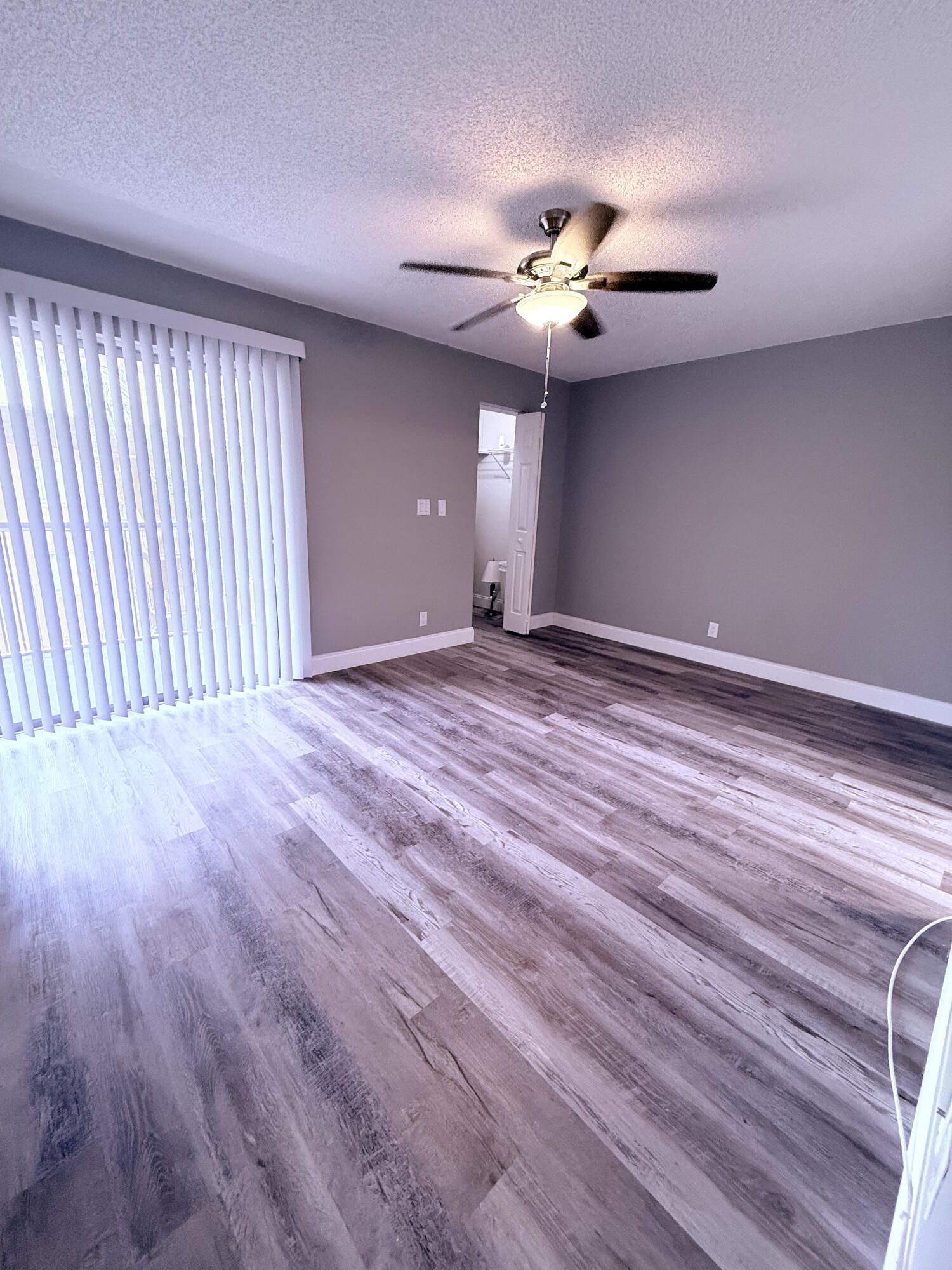 VILLAGE GREEN HAMPTON CON - Residential