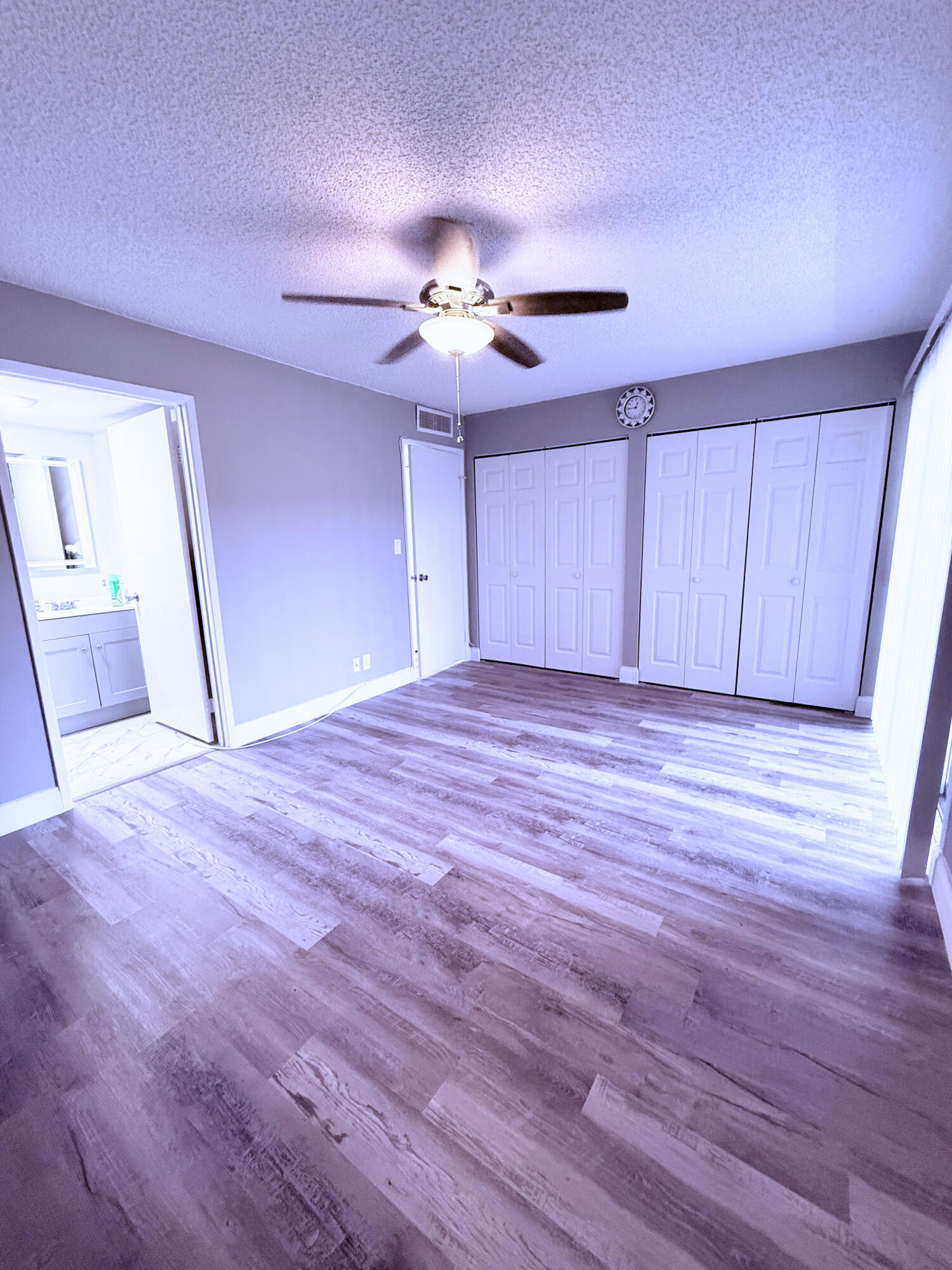 VILLAGE GREEN HAMPTON CON - Residential