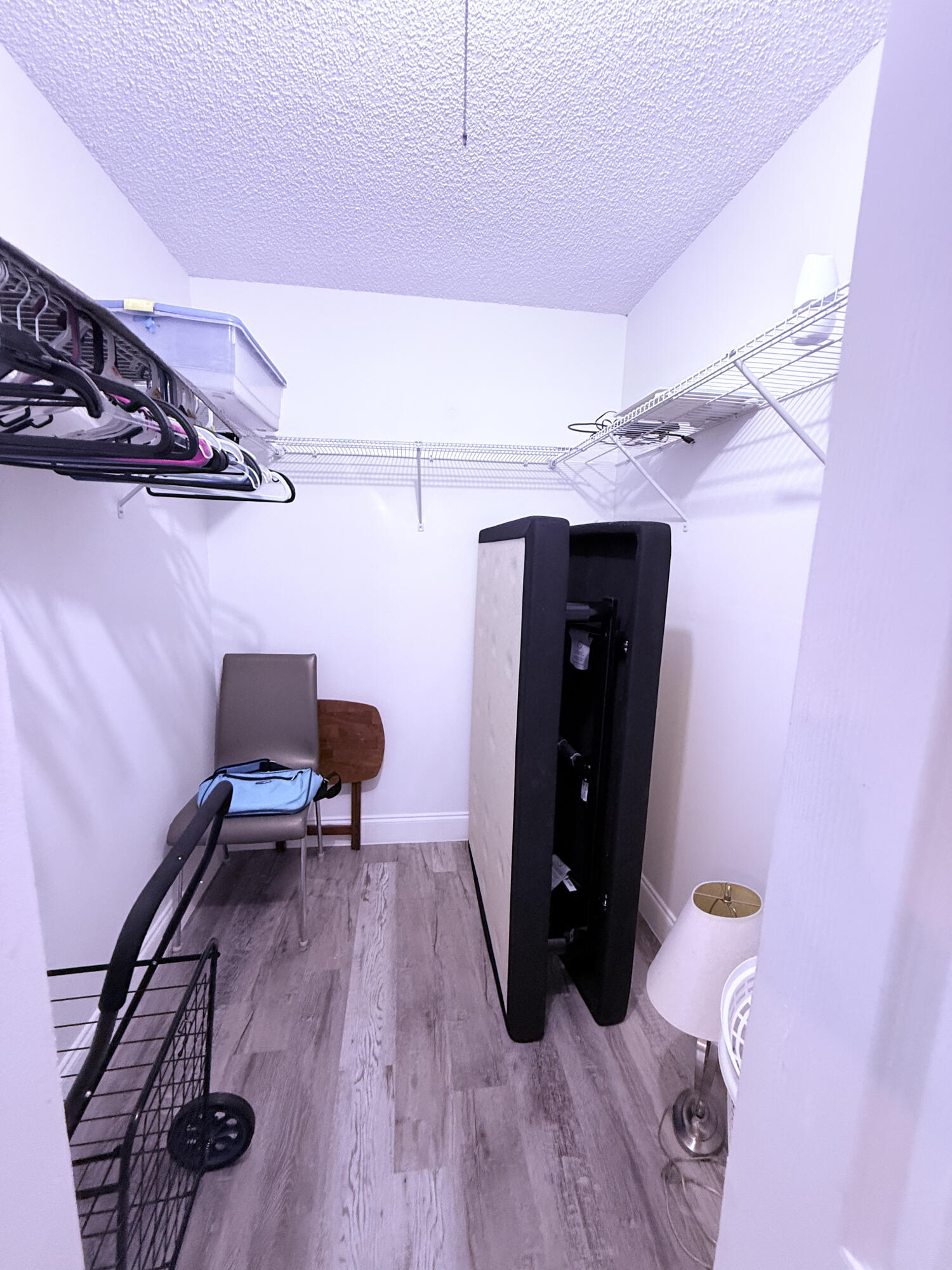 VILLAGE GREEN HAMPTON CON - Residential