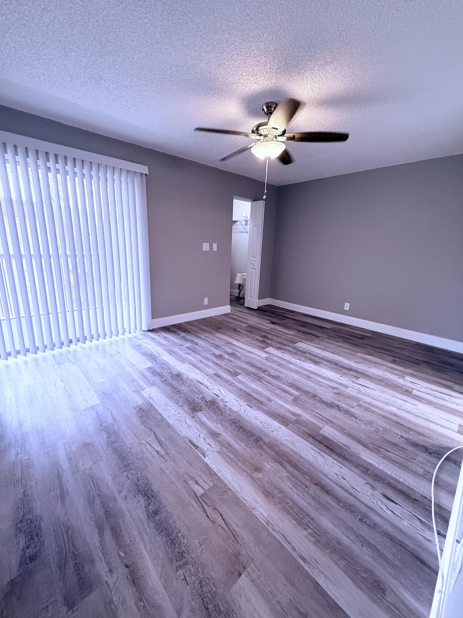 VILLAGE GREEN HAMPTON CON - Residential