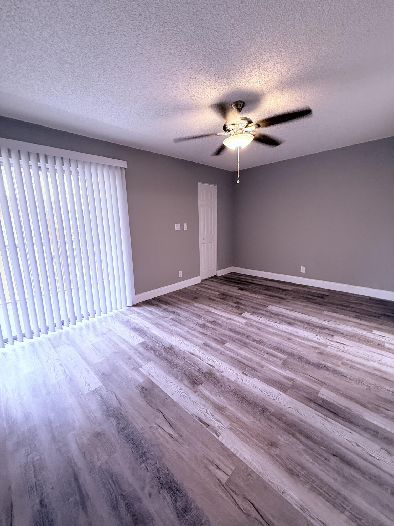 VILLAGE GREEN HAMPTON CON - Residential