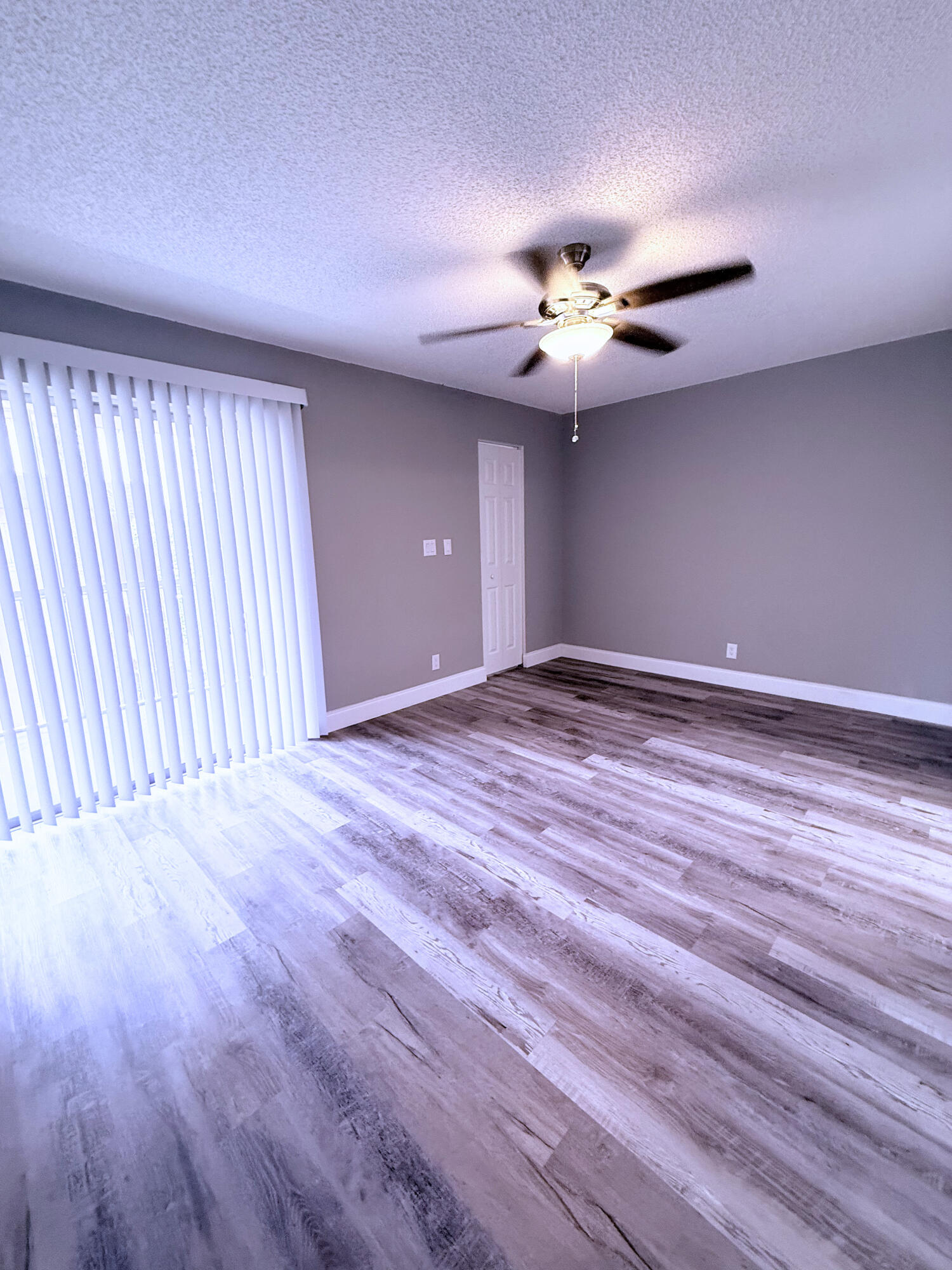 VILLAGE GREEN HAMPTON CON - Residential