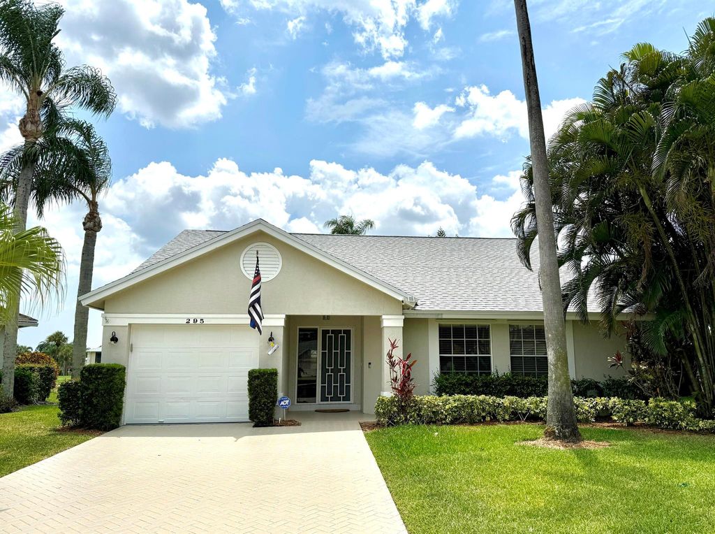Photo of 295 Moccasin Trail W, Jupiter, FL 33458 (MLS # R10989217)