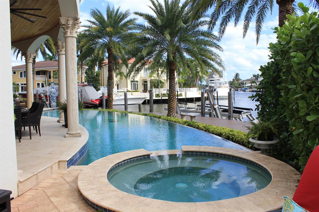 VENETIAN ISLES 1ST SEC - Residential