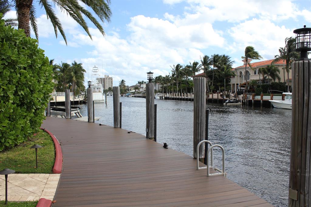 VENETIAN ISLES 1ST SEC - Residential