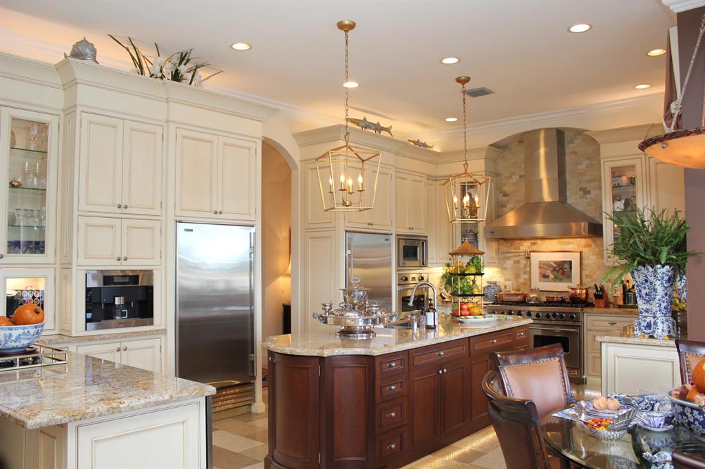 VENETIAN ISLES 1ST SEC - Residential