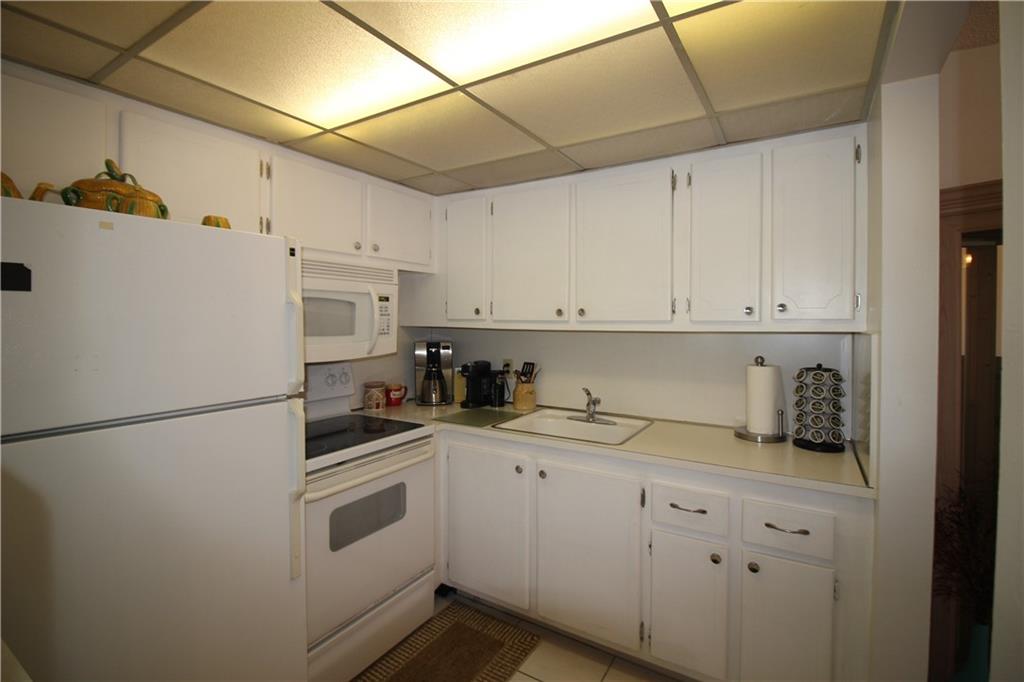 Farnham B Condo - Residential Lease