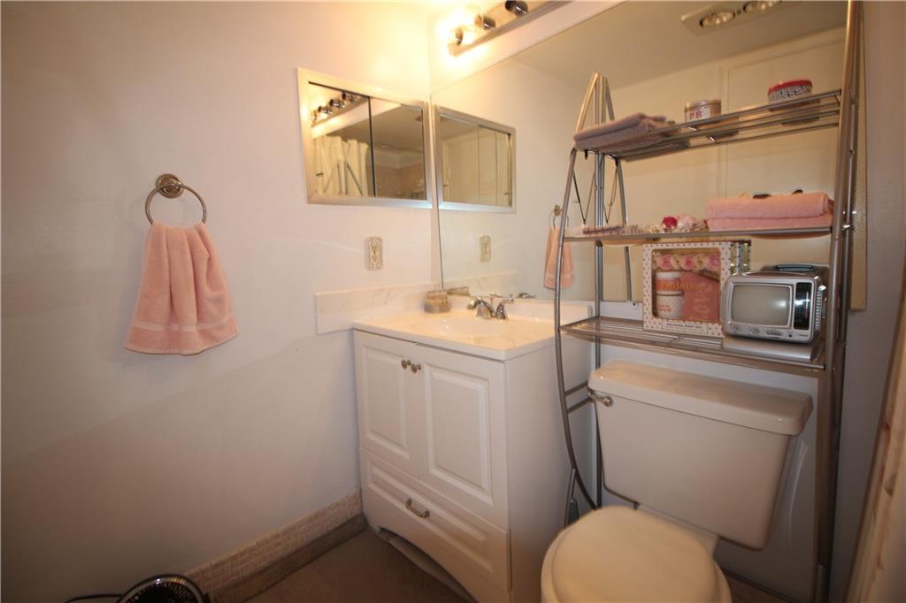 Farnham B Condo - Residential Lease