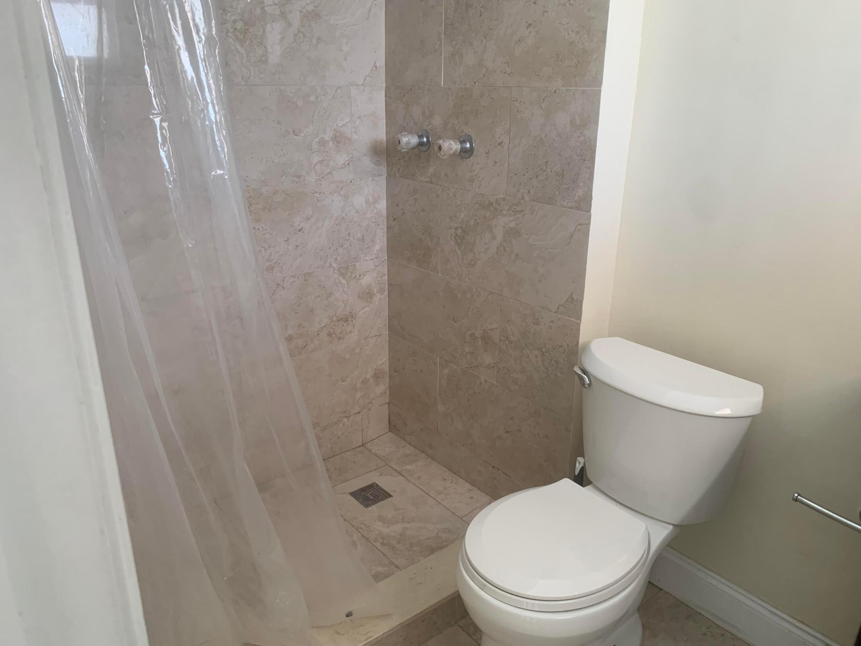 SANDALFOOT COVE SEC 4 - Residential