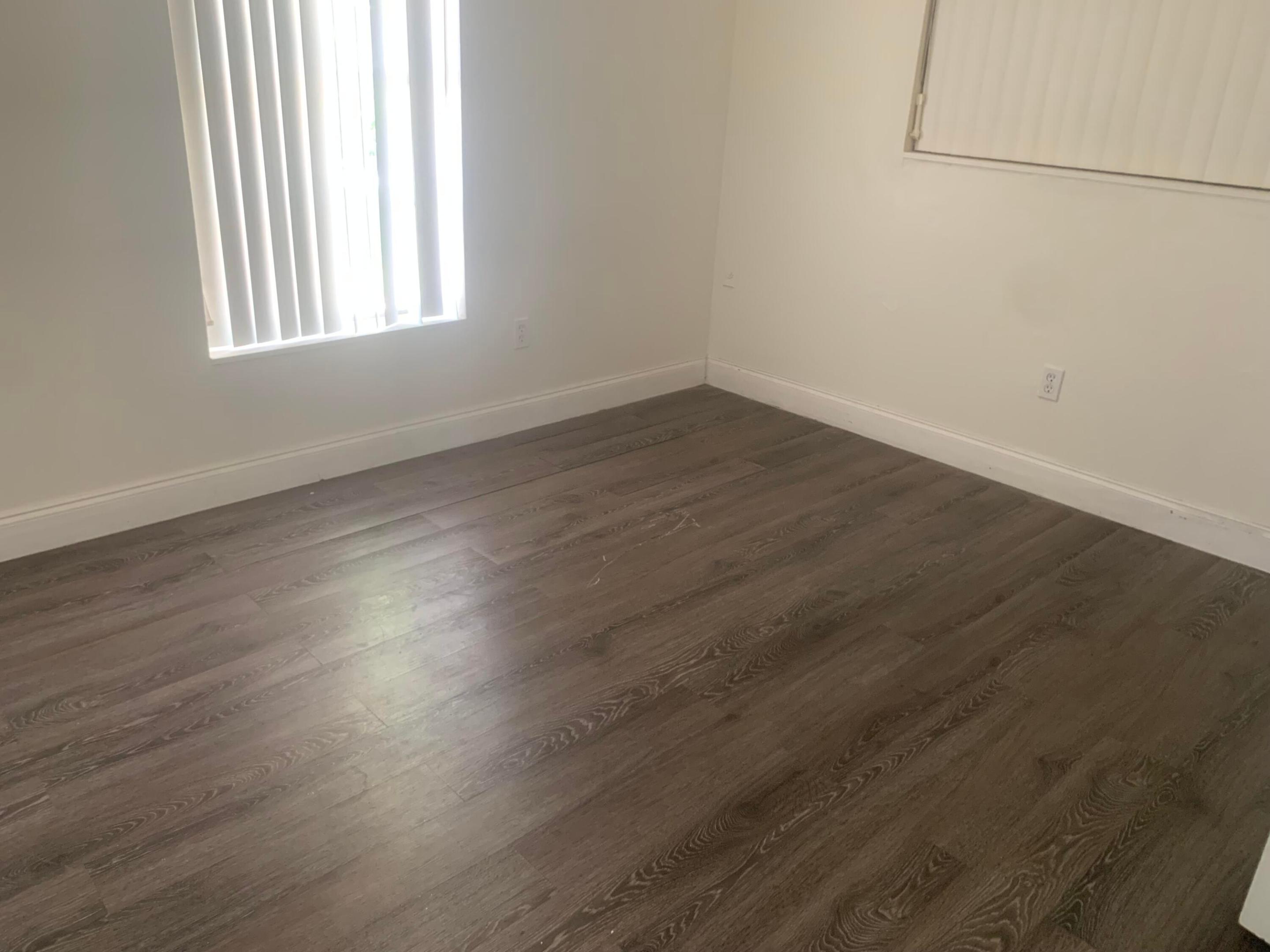 SANDALFOOT COVE SEC 4 - Residential