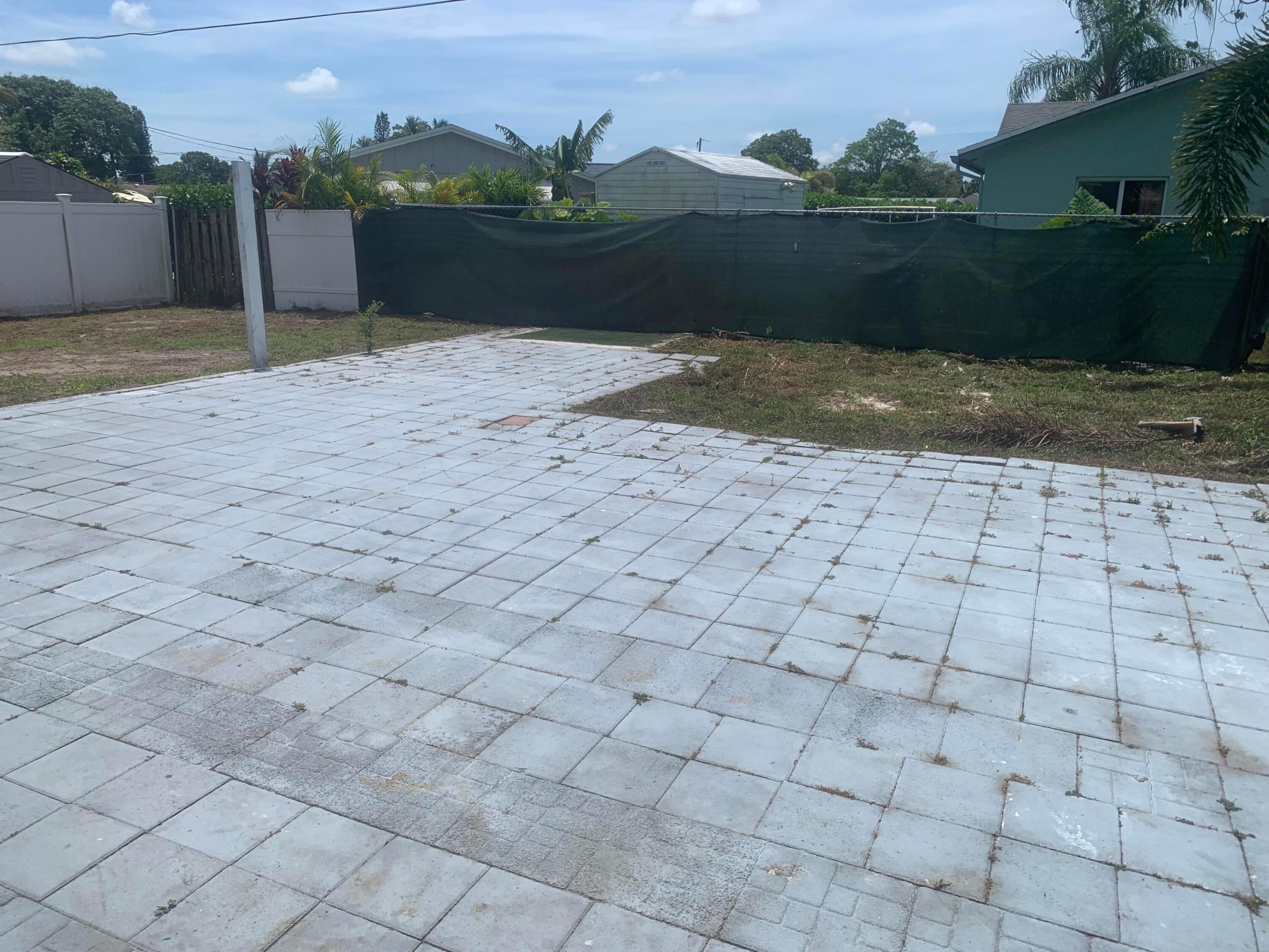 SANDALFOOT COVE SEC 4 - Residential
