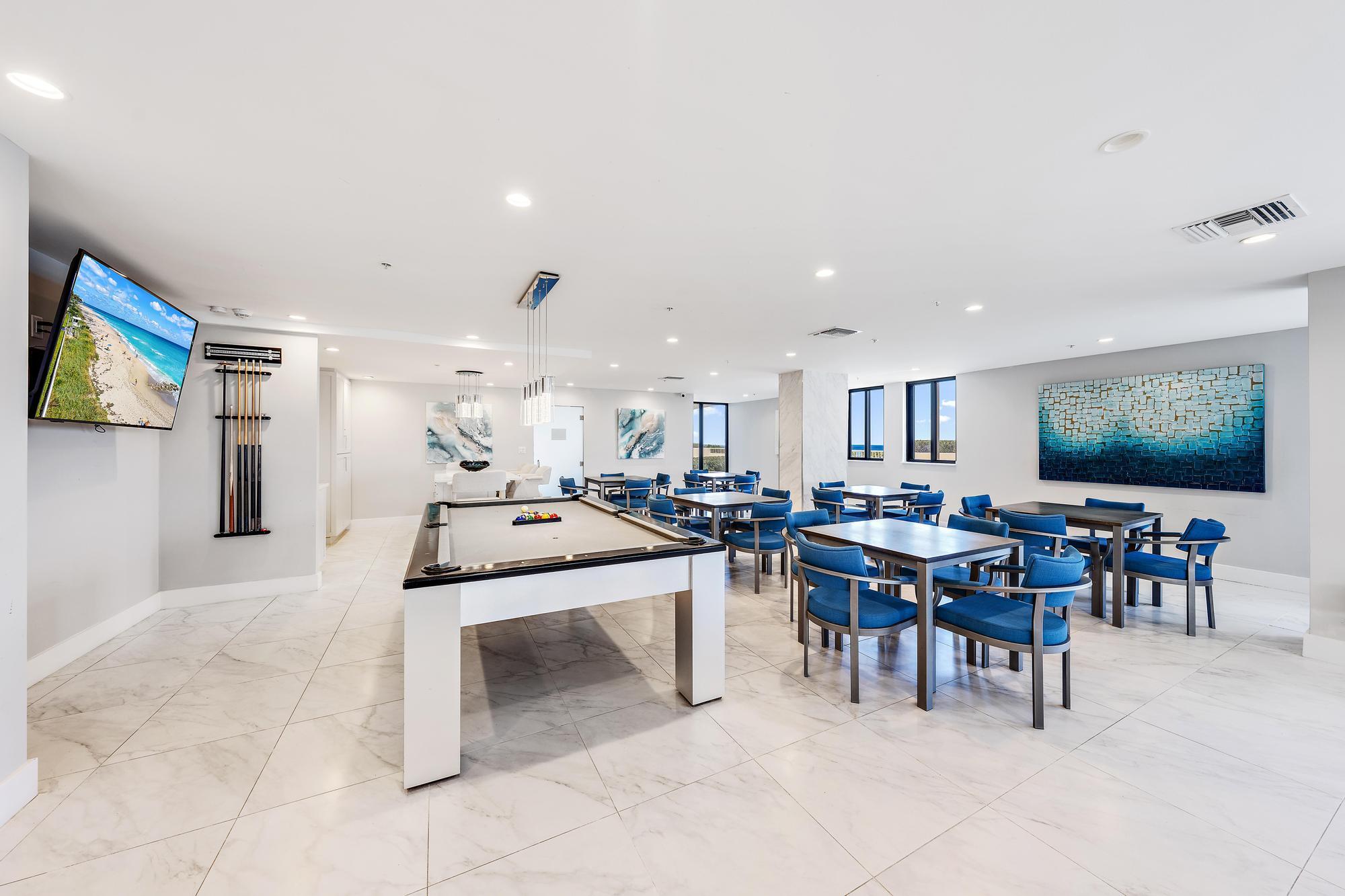 REACHES CONDO - Residential