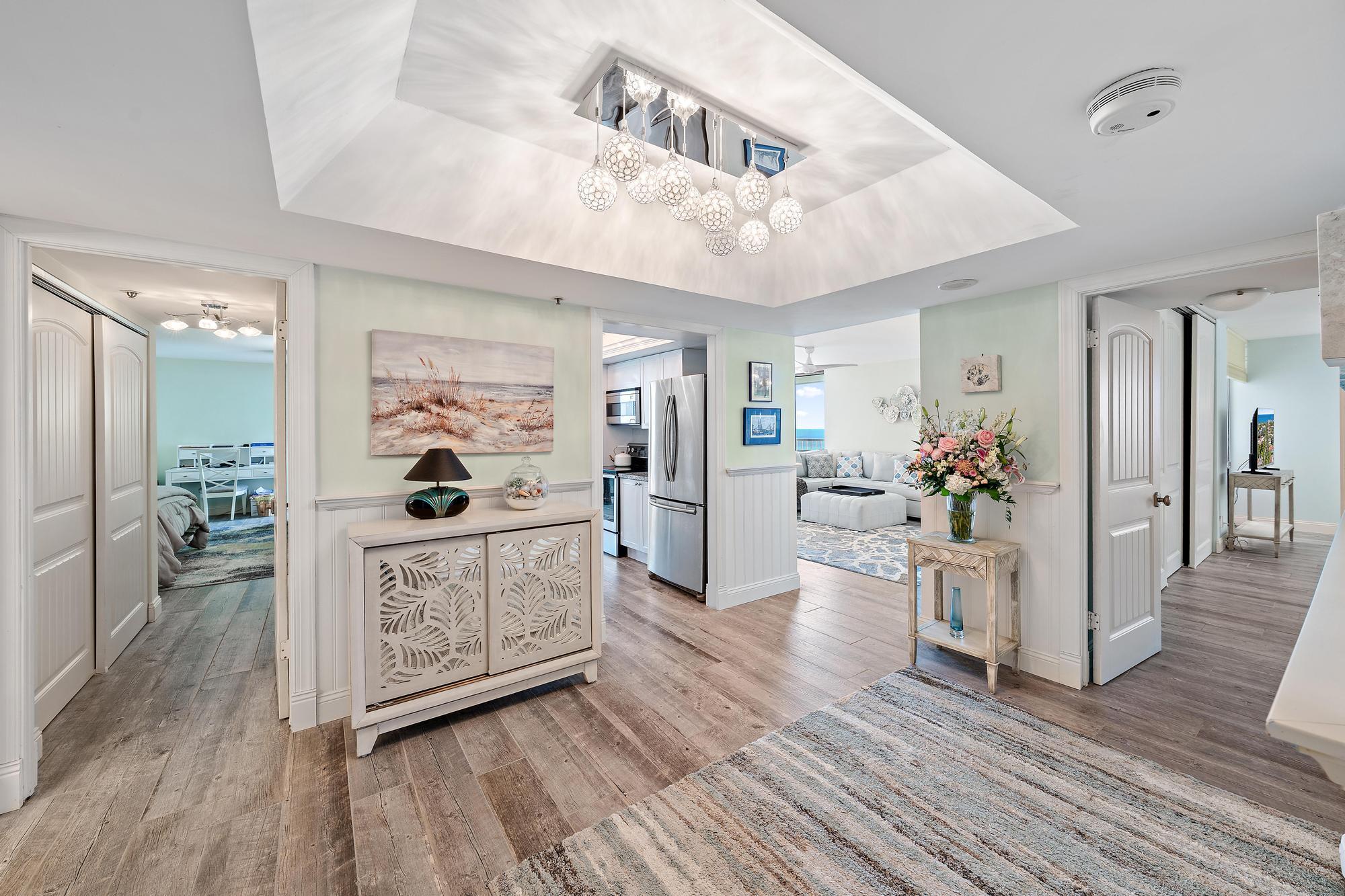 REACHES CONDO - Residential