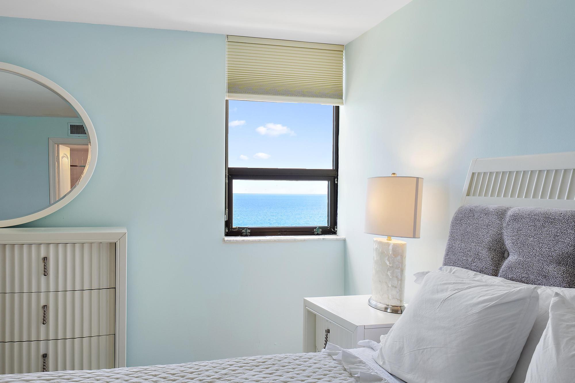REACHES CONDO - Residential