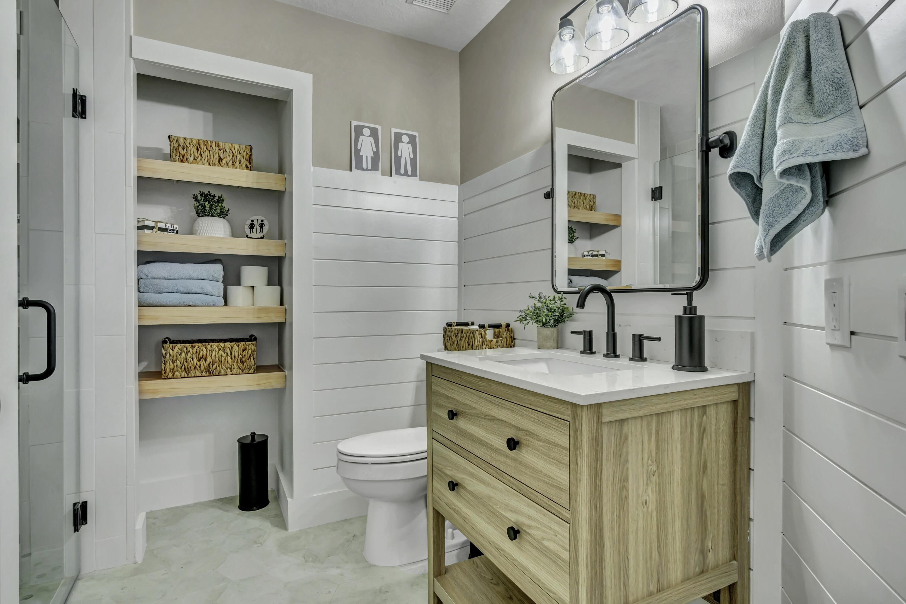 BREAKERS WEST 16 - Residential