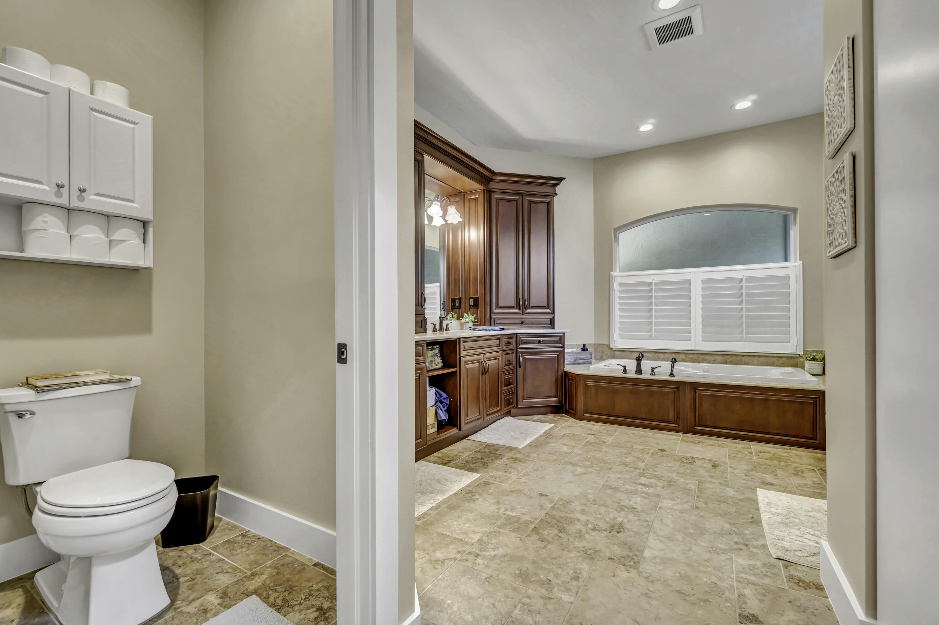 BREAKERS WEST 16 - Residential