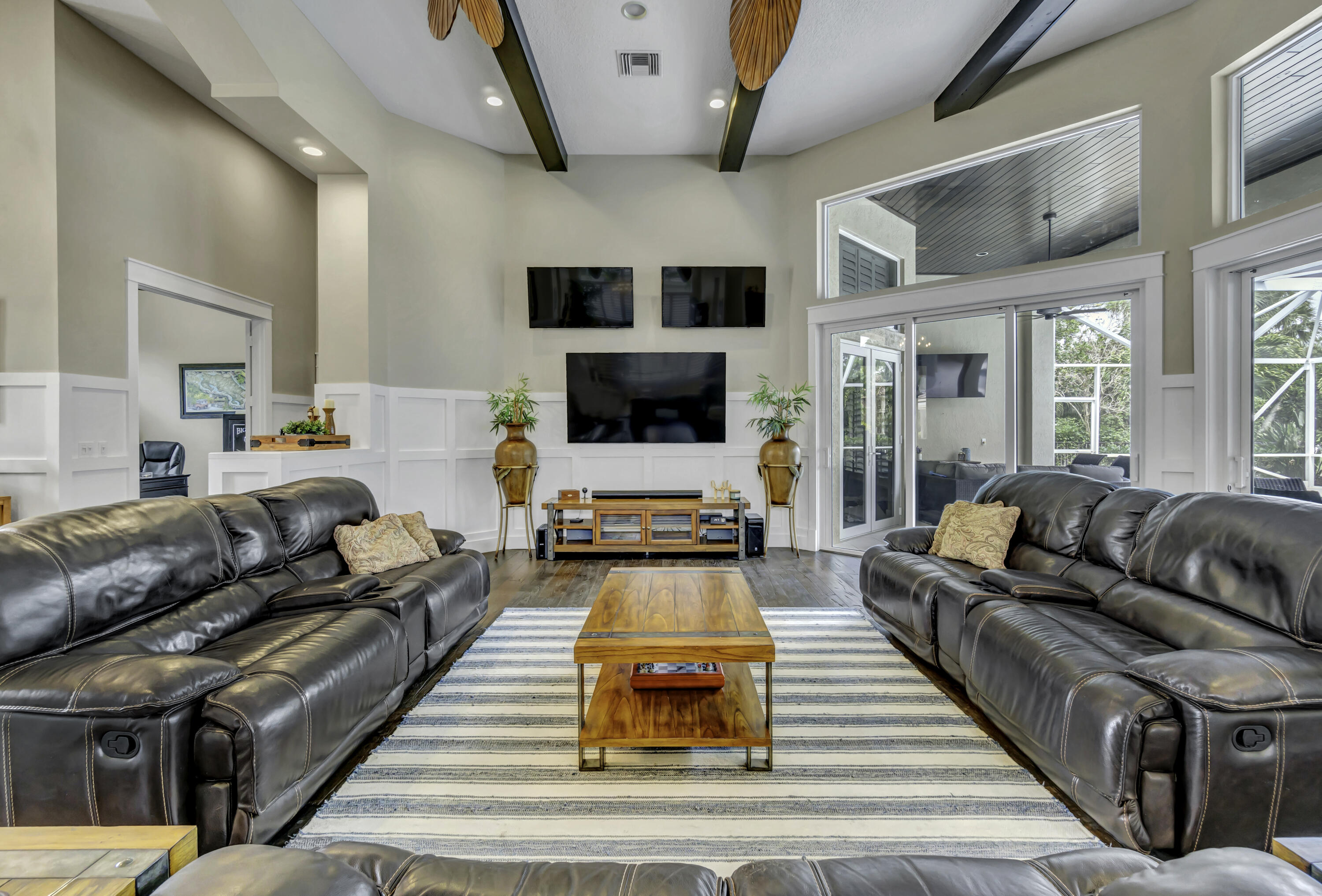 BREAKERS WEST 16 - Residential