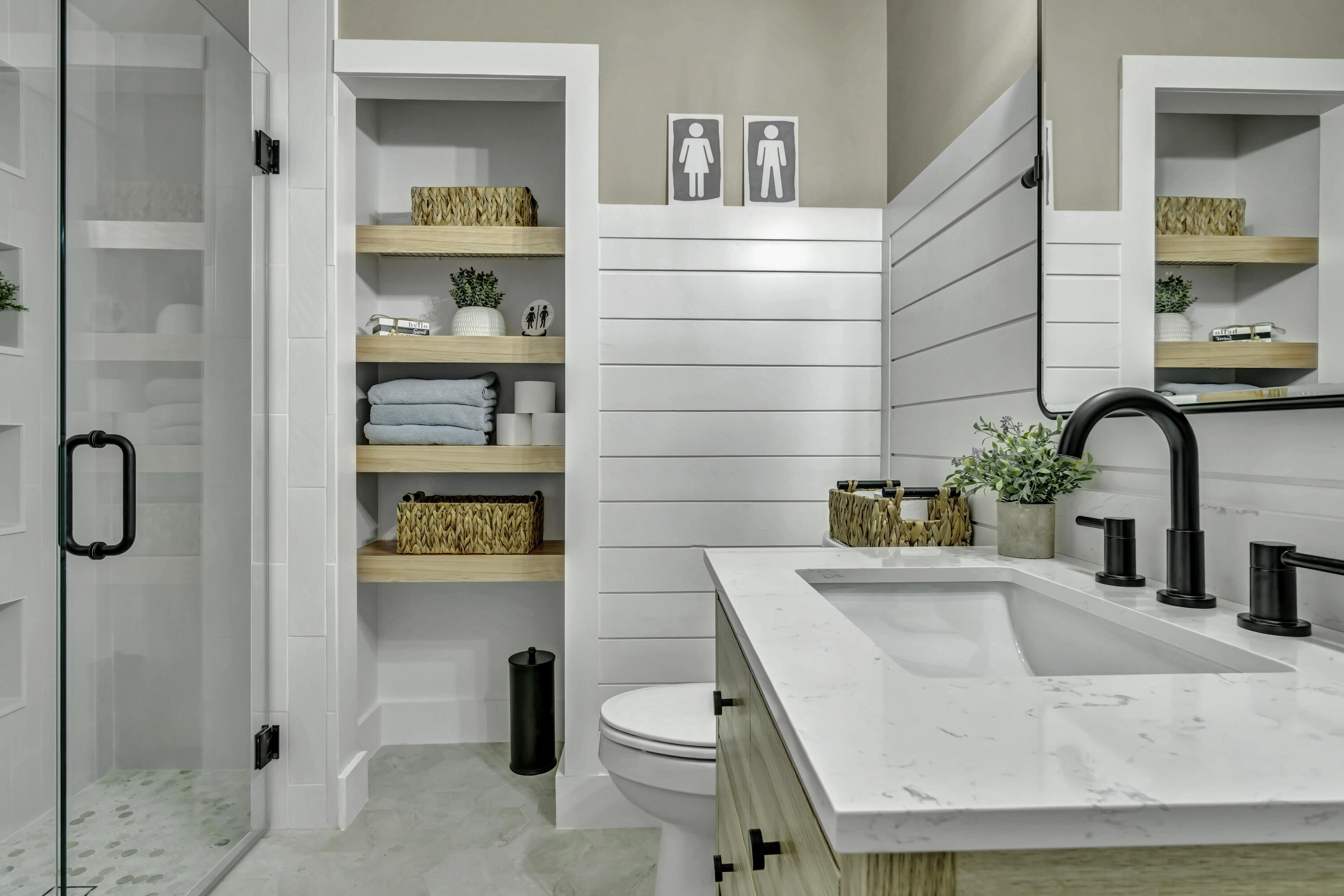 BREAKERS WEST 16 - Residential