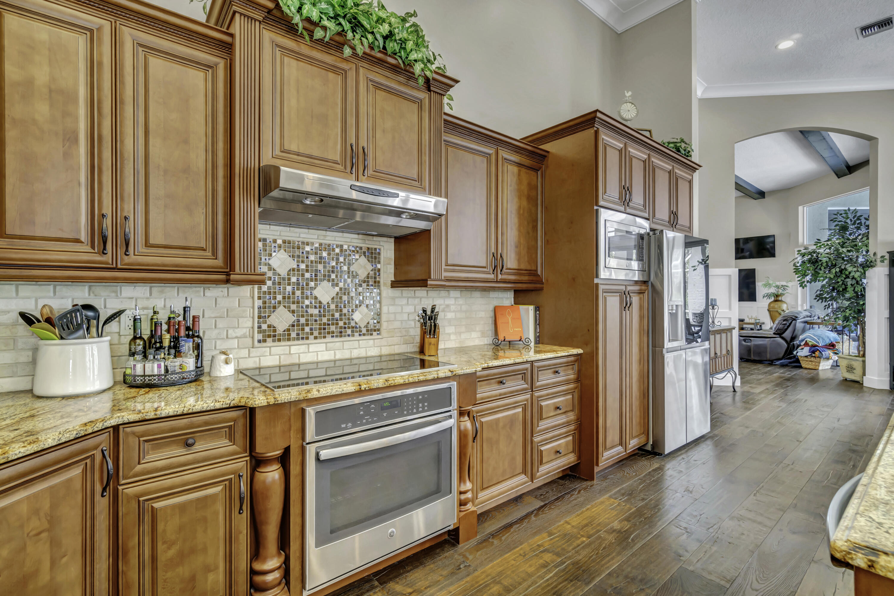 BREAKERS WEST 16 - Residential