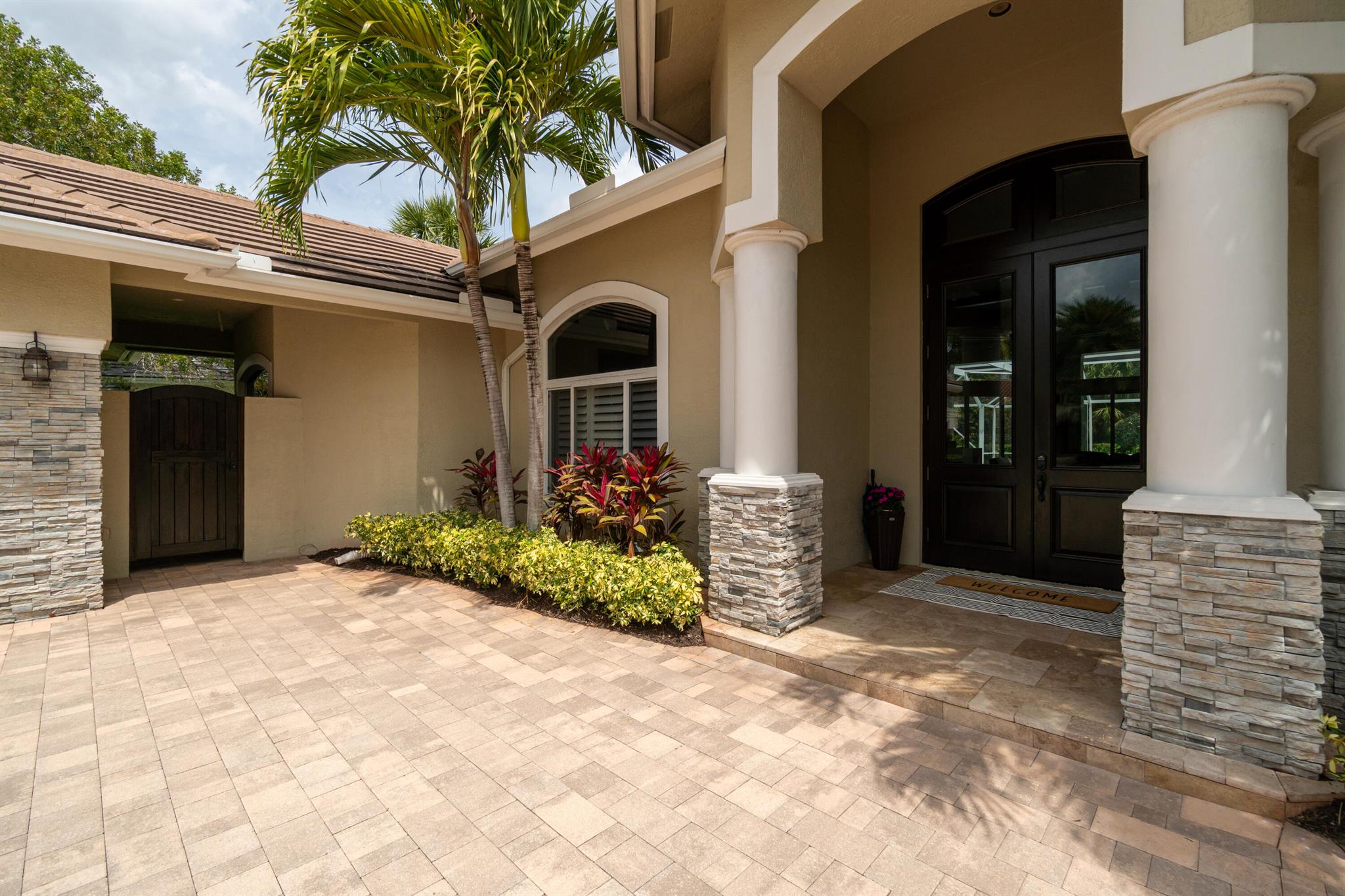 BREAKERS WEST 16 - Residential