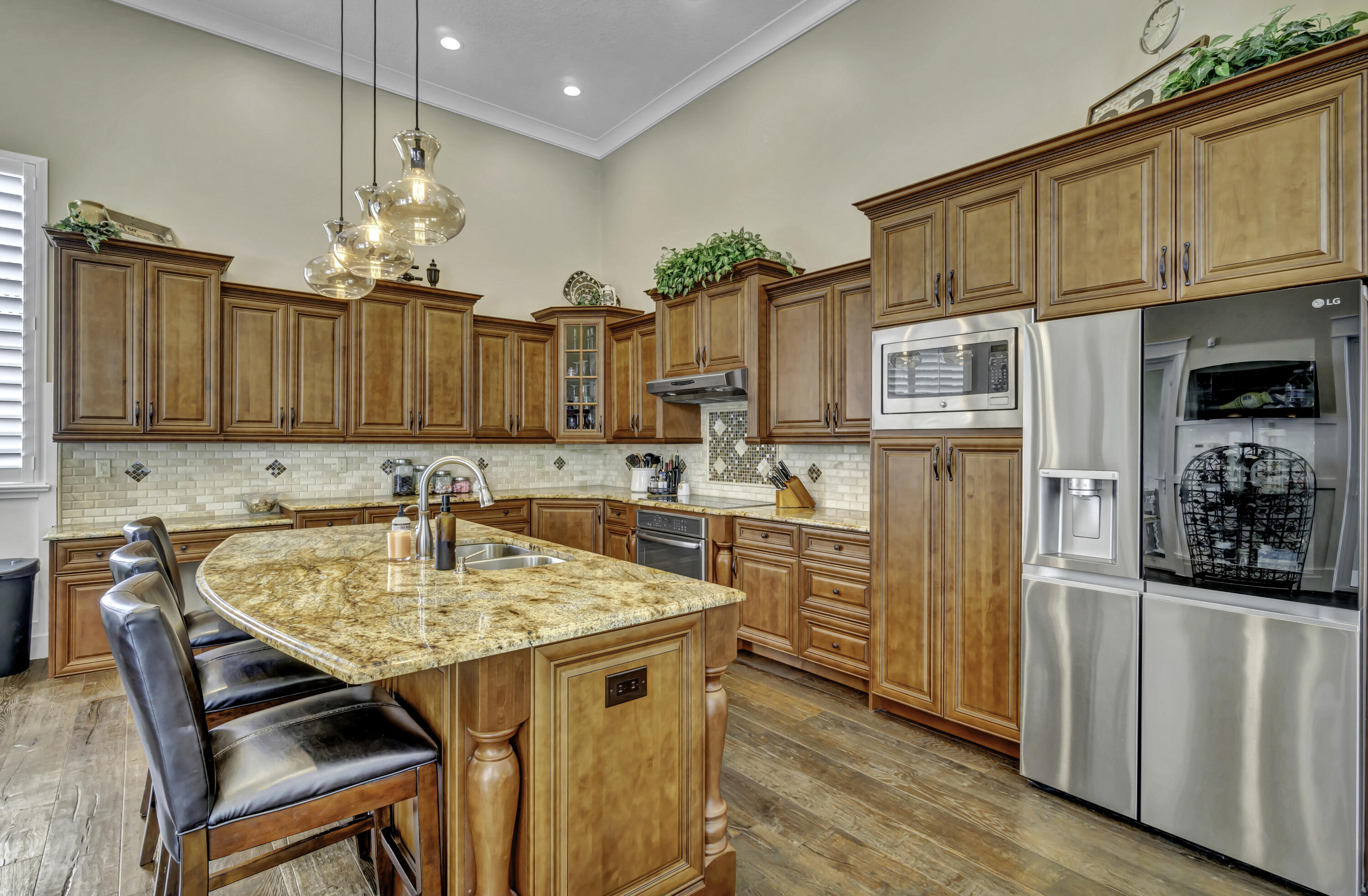 BREAKERS WEST 16 - Residential