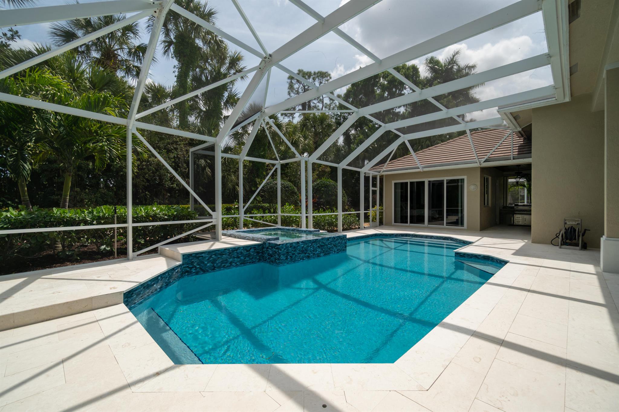 BREAKERS WEST 16 - Residential