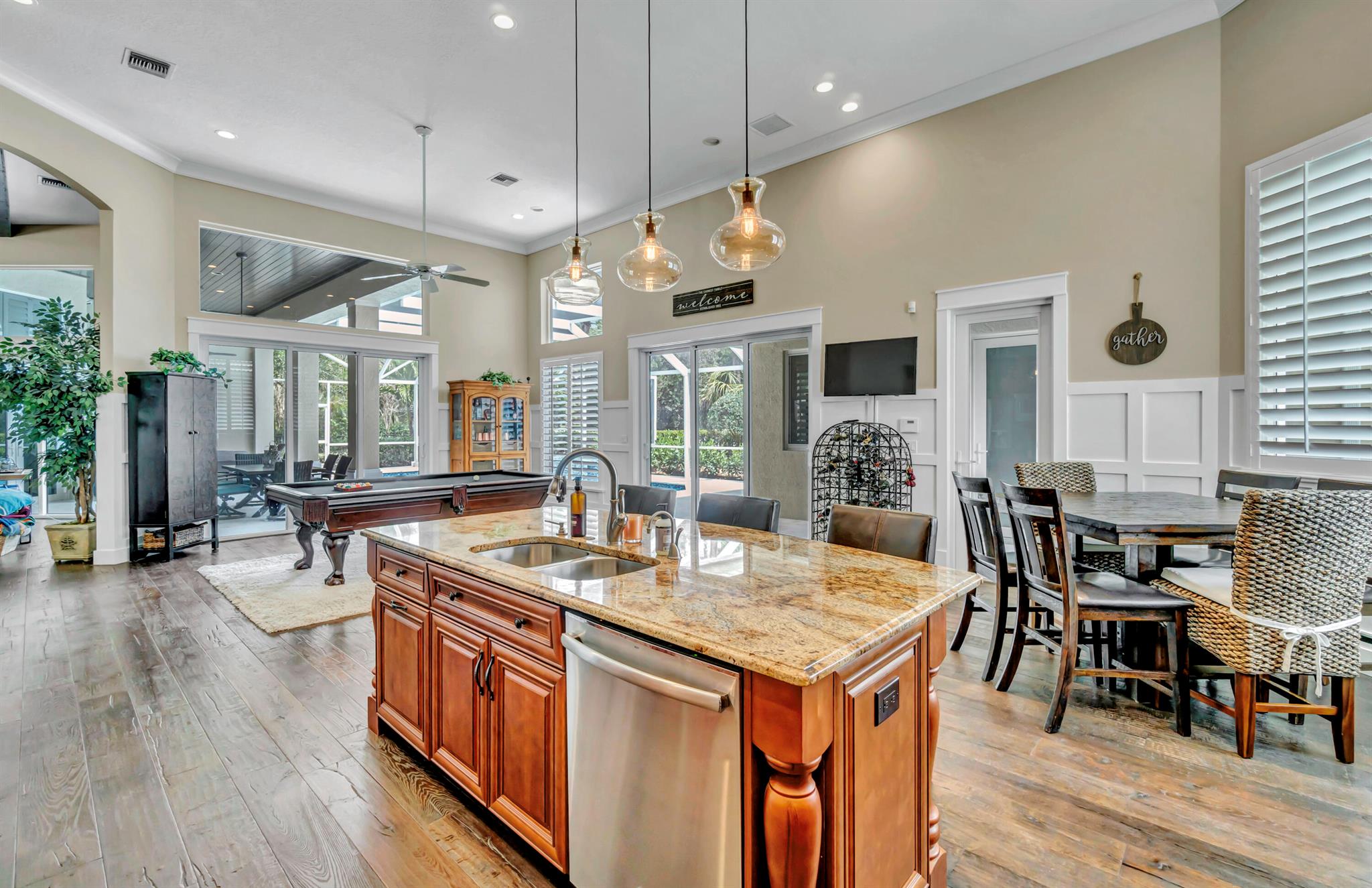 BREAKERS WEST 16 - Residential