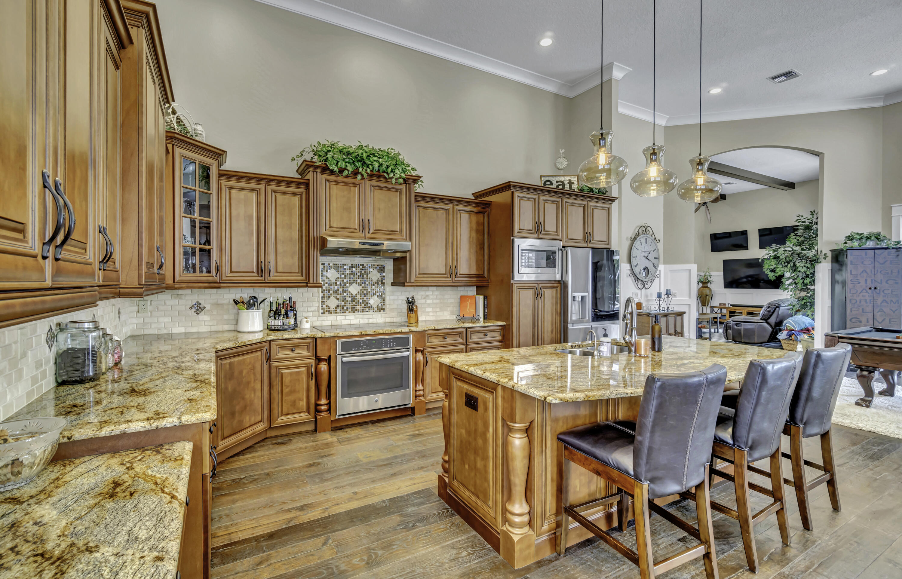 BREAKERS WEST 16 - Residential