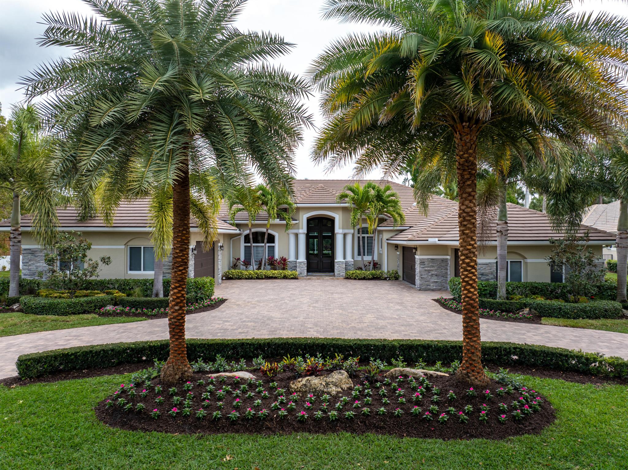BREAKERS WEST 16 - Residential