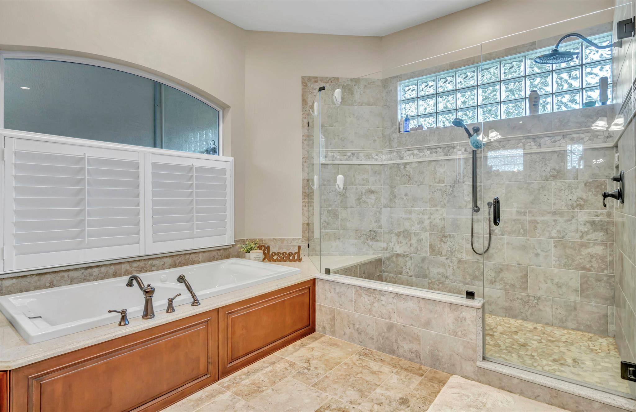 BREAKERS WEST 16 - Residential