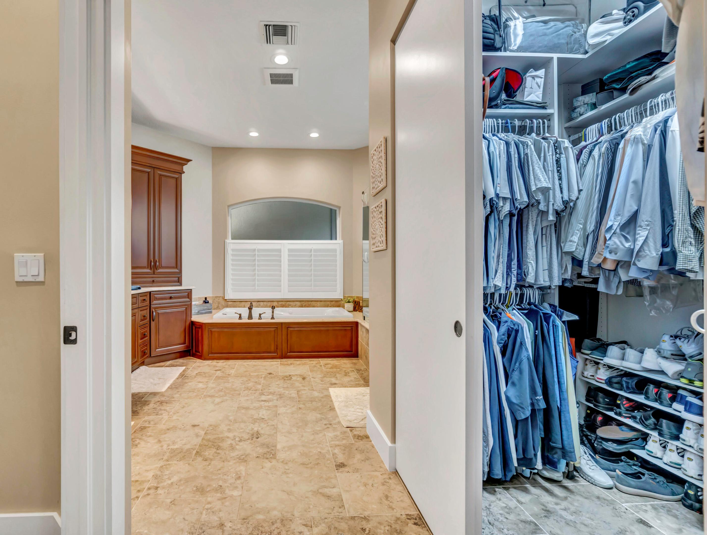 BREAKERS WEST 16 - Residential